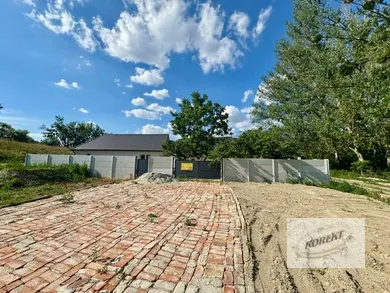 Na predaj 3-izbový dom, 272 m², Kolárovo