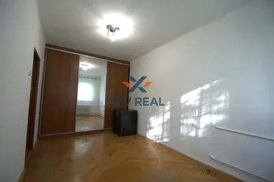 Na predaj 3-izbový byt, 67 m², Hlohovec