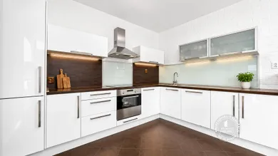 Na prenájom 3-izbový byt, 91 m², Bratislava-Dúbravka, Cabanova