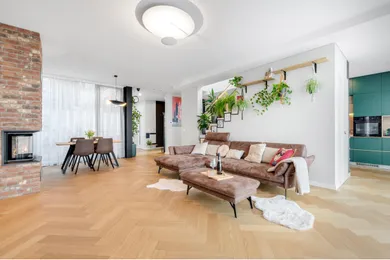 Na prenájom 5-izbový dom, 204 m², Bratislava-Nové Mesto