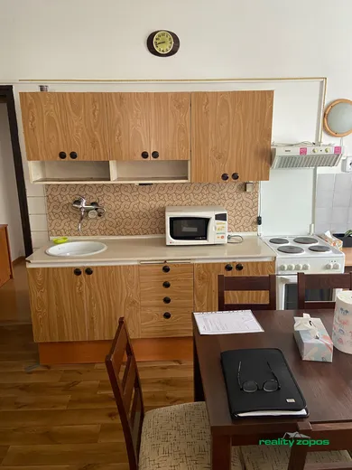 Na predaj 1-izbový byt, 52 m², Púchov, 1. mája