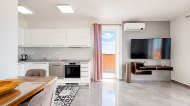 Na prenájom 2-izbový byt, 53 m², Trnava, Ulica Mikovíniho