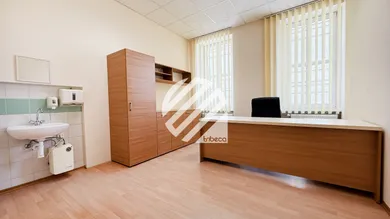Na prenájom komerčné, 42 m², Žilina, Bratislavská