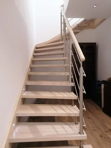 Na prenájom 5-izbový dom, 300 m², Bratislava-Nové Mesto, Brezovská