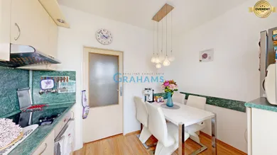 Na predaj 2-izbový byt, 66 m², Bratislava-Staré Mesto, Svetlá