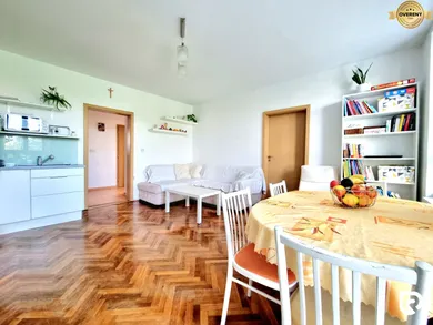 Byty na prenájom 3-izbový, Bratislava-Nové Mesto · €700