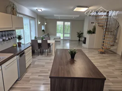 Na predaj 4-izbový dom, 180 m², Turčiansky Peter, -