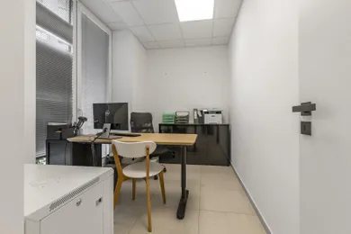 Na predaj komerčné, 245 m², Bratislava-Staré Mesto, Páričkova