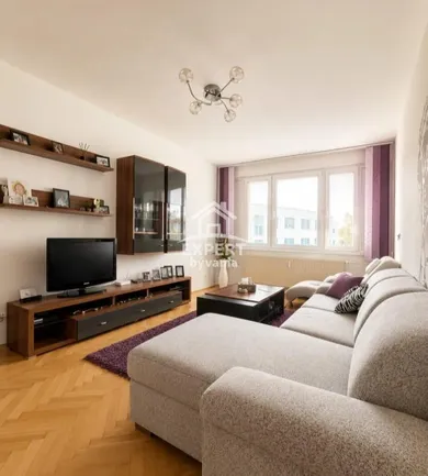 Na predaj 3-izbový byt, 77 m², Topoľčany, PODJAVORINSKEJ