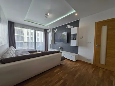 Byty na prenájom 3-izbový, Bratislava-Karlova Ves · €800