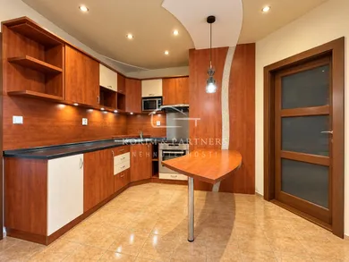Byty na prenájom 3-izbový, Komárno · €570