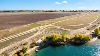 Na predaj pozemok, 333 m², Senec