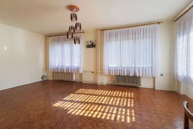Na predaj dom, 180 m², Veľký Meder, Jahodová