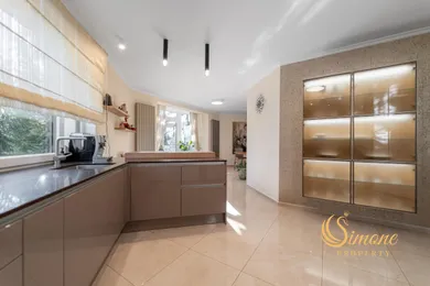 Eladó házak, Košice-Sever · €880 000