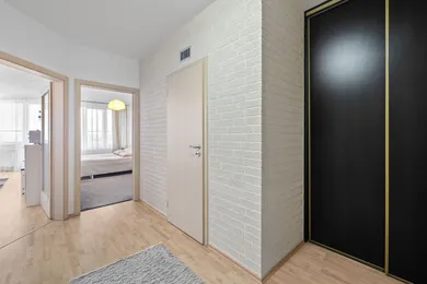 Na prenájom 2-izbový byt, 59 m², Bratislava-Ružinov, Jégého