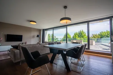 Byty na prenájom 3-izbový, Bratislava-Staré Mesto · €2 900