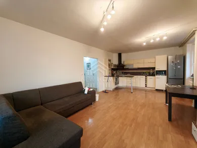 Apartments for rent, 3-room in Bratislava-Ružinov · €730