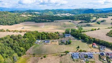 Na predaj pozemok, 684 m², Horná Mičiná