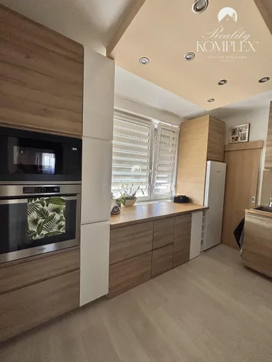 Квартири на продаж, 4-кімнатні, Komárno · €142 000