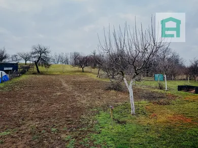Na predaj dom, Pata, Hájska