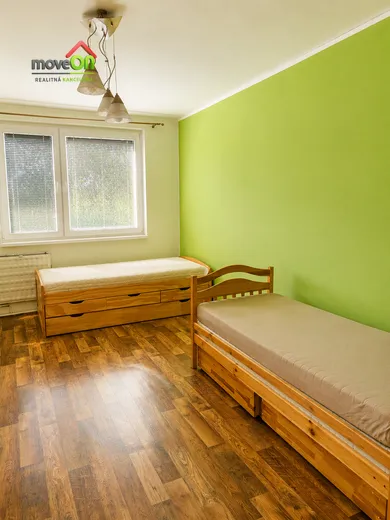 Na predaj 2-izbový byt, 67 m², Levice, Mochovská ul.