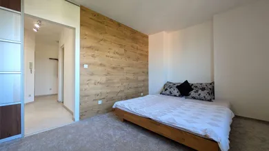 Na predaj 3-izbový byt, 81 m², Ivanka pri Dunaji, Dobšinského