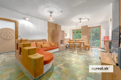 Na predaj 5-izbový dom, 130 m², Bratislava-Záhorská Bystrica