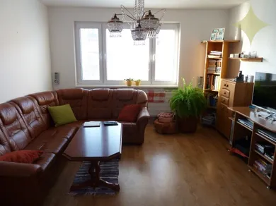 Na predaj 5-izbový byt, 96 m², Prievidza, J. Francisciho