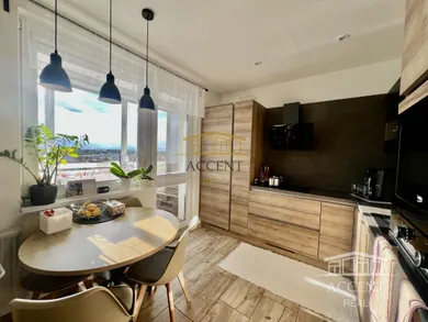 Na predaj 3-izbový byt, 72 m², Senec, Kollárova