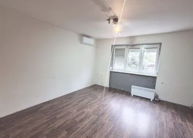 Na predaj 3-izbový byt, 63 m², Komárno, Ul. priateľstva