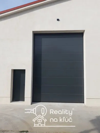 Na prenájom komerčné, 118 m², Nové Zámky, Gúgska