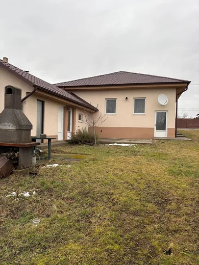 Na predaj dom, 479 m², Trávnica, Brezová