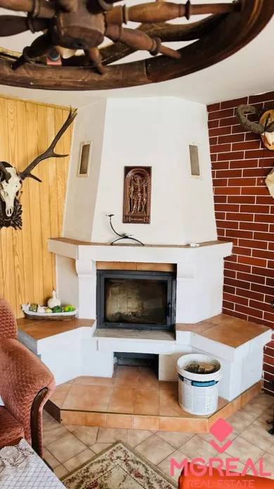 Na predaj 9-izbový dom, 190 m², Horná Ves