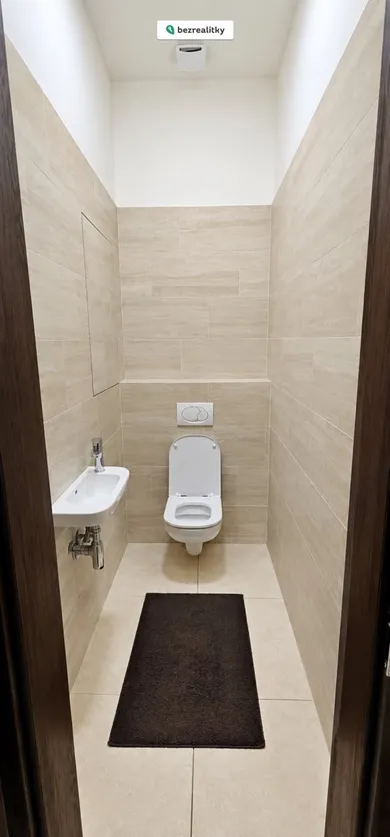 Na prenájom 2-izbový byt, 70 m², Bratislava-Staré Mesto