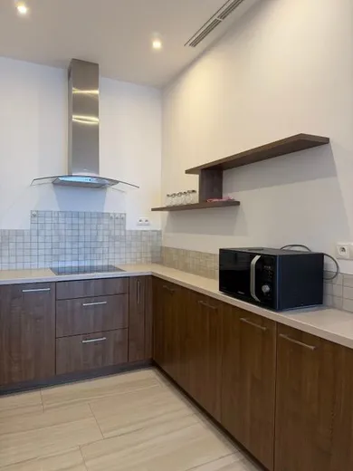 Na prenájom 3-izbový byt, 105 m², Bratislava-Staré Mesto