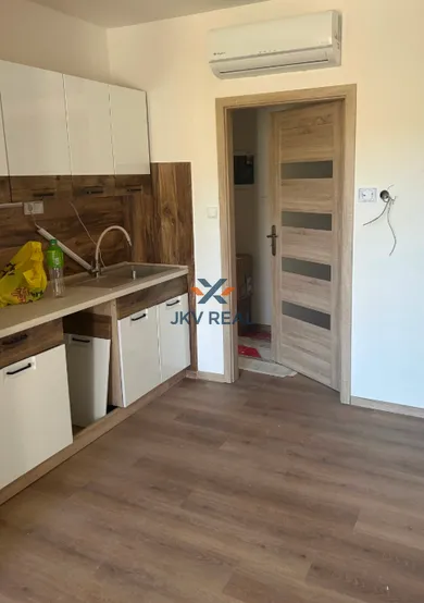 Na predaj 2-izbový byt, 44 m², Nové Zámky, Lajosa Kassáka
