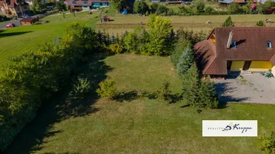 Na predaj pozemok, Lazisko