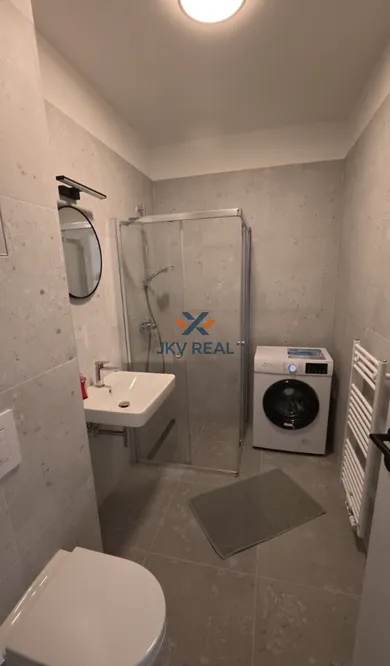 Na prenájom 1-izbový byt, 42 m², Trnava, .