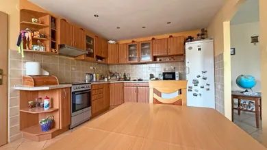 Na predaj 4-izbový dom, 142 m², Dubová, Hlavná
