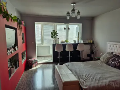 Na predaj 1-izbový byt, 34 m², Bratislava-Petržalka, Lachova