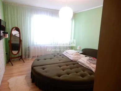 Na predaj dom, 97 m², Želiezovce, -