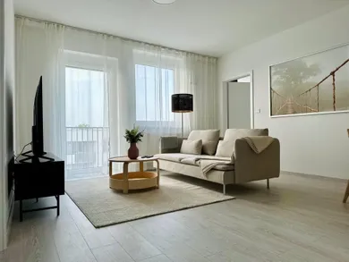 Квартиры в аренду, 3-комнатные, Bratislava-Ružinov · €1 150