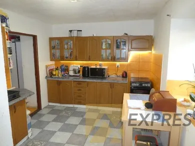 Na predaj 3-izbový dom, 130 m², Handlová, Ivana Krasku