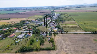 Na predaj pozemok, Sečovce