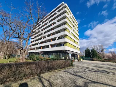 Mieszkania na wynajem, 2-pokojowe, Komárno · €750
