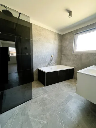 Na predaj 4-izbový dom, 114 m², Levice, Družstevnícka ul.