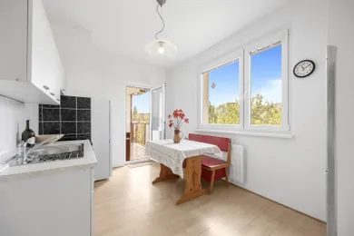 Na prenájom 3-izbový byt, 69 m², Bratislava-Lamač, Bakošova