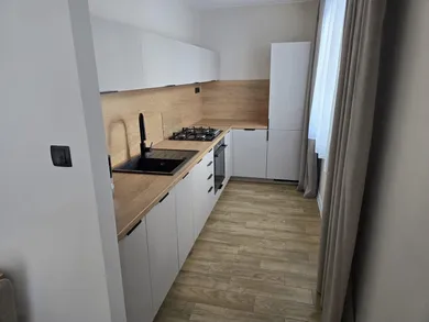 Na prenájom 2-izbový byt, 51 m², Prievidza, B. Björnsona