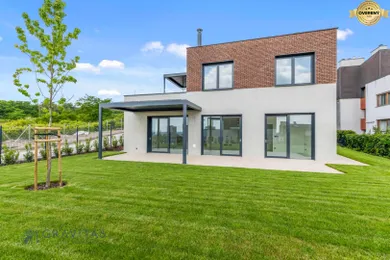Na predaj 4-izbový dom, 169 m², Bratislava-Rača, Pri kolíske