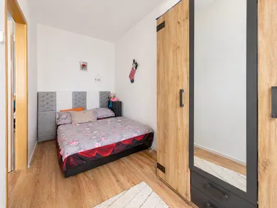 Na predaj 3-izbový byt, 64 m², Prakovce